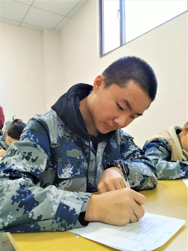 【锐作文】我不是我，我是谁？