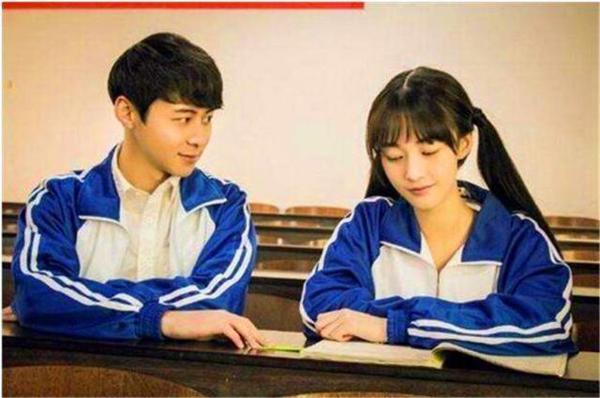 初三女生写作文大谈爱情,引来无数点赞,爸爸:以后找对象不管了 4