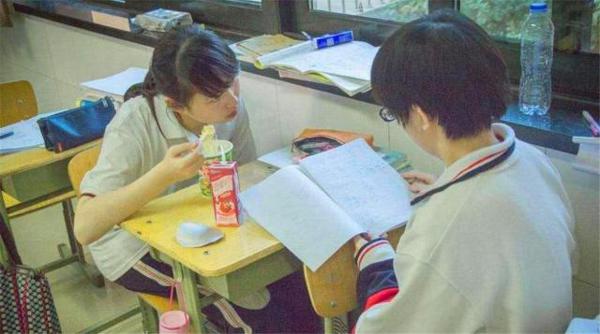 初三女生写作文大谈爱情,引来无数点赞,爸爸:以后找对象不管了 5