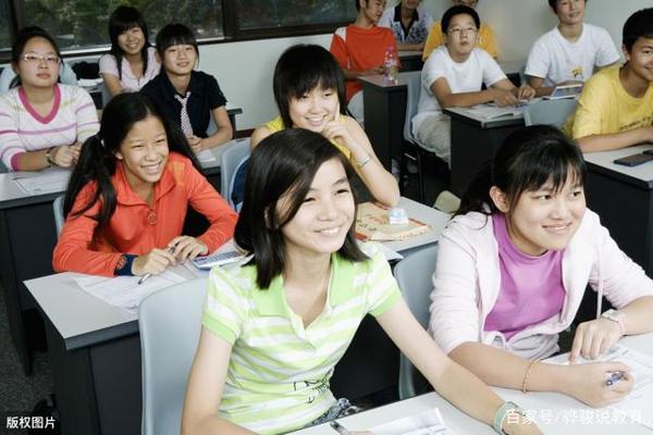 中学生优秀作文:《是您助我成长》,若无您,我怎能成方圆?