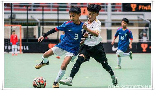 小学生作文《我只穿耐克鞋》走红,老师发到家长群,父母脸红了