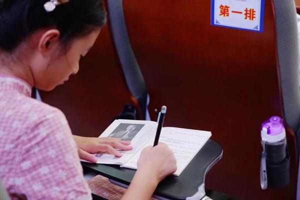 【推荐】“台湾作文教父”林明进走进海南 3