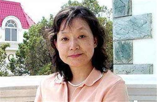 她是中国高考第一位女状元,作文荣登人民日报,成绩至今仍未公布 4