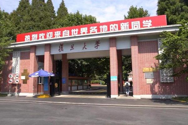 当年高考用甲骨文写作文的考生怎么样了?导师:有些浮夸,靠不住 1