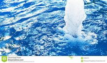 高考高分作文欣赏：喷泉与泉水