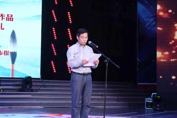 一直都是别人家的孩子，这次终于轮到了自己，比“帅作文”更帅…… 1