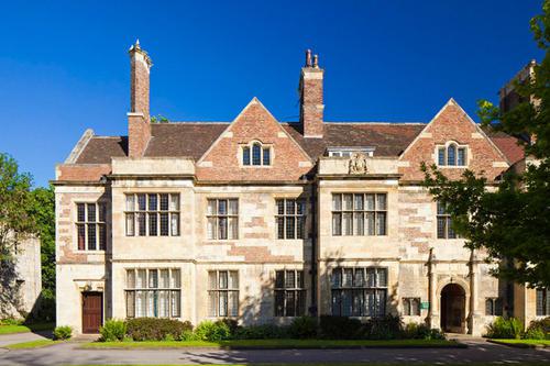 英国留约克大学管理学院的申请条件