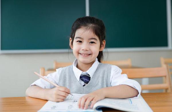 小学生作文被老师打0分,字体太“豪迈”,网友:趁机练书法? 5