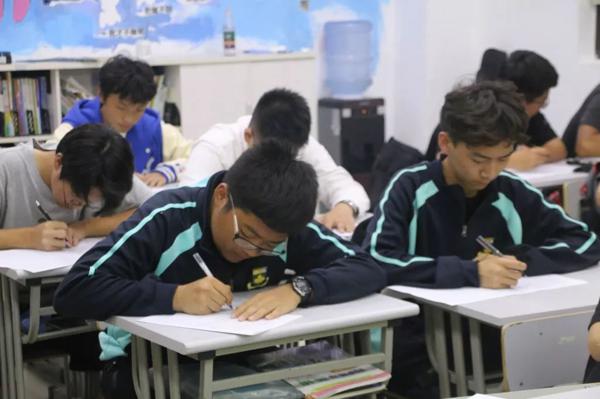 【枫华杯作文大赛】这些“文学之星”们用文字让枫华书香之气更具感染力 3