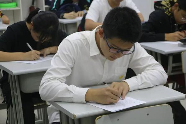 【枫华杯作文大赛】这些“文学之星”们用文字让枫华书香之气更具感染力 6