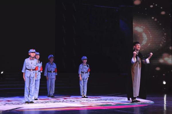 一直都是别人家的孩子，这次终于轮到了自己，比“帅作文”更帅…… 14