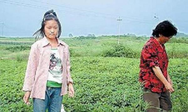 14年前故意“交白卷”,写8000字作文喷高考女孩,如今生活怎样? 1