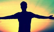 2005年湖南高考满分作文：勇敢奔跑，勇敢超越_900字