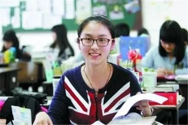 高考作文是重头戏，掌握这五个技巧，阅卷老师想打低分都难！ 2