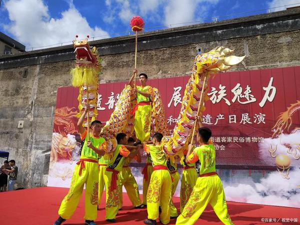 高考模拟考试、优秀作文展示:《文以传情》,无分优劣 3