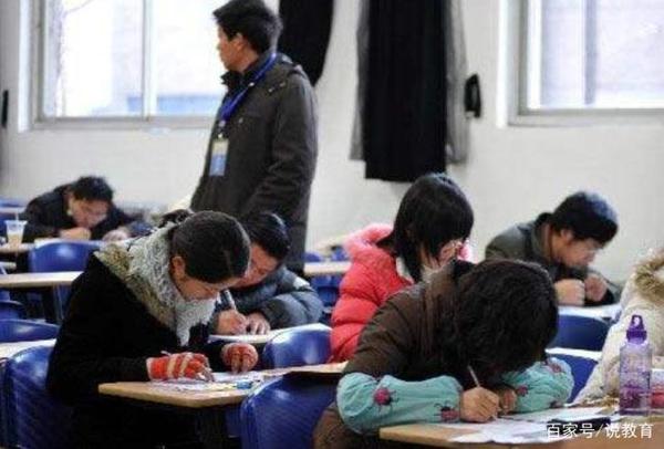 泪奔!2020考研人:做“英语完形”只剩1分钟?作文写崩了? 3