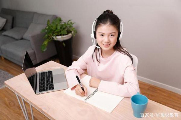 中学生优秀作文：《宅家的节奏》，能做事的做事，能发声的发声 2