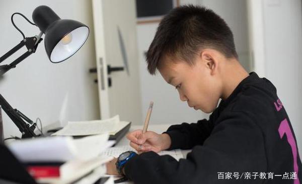 2020中考作文:180名句及范例,值得孩子备考背诵,语文精准提分