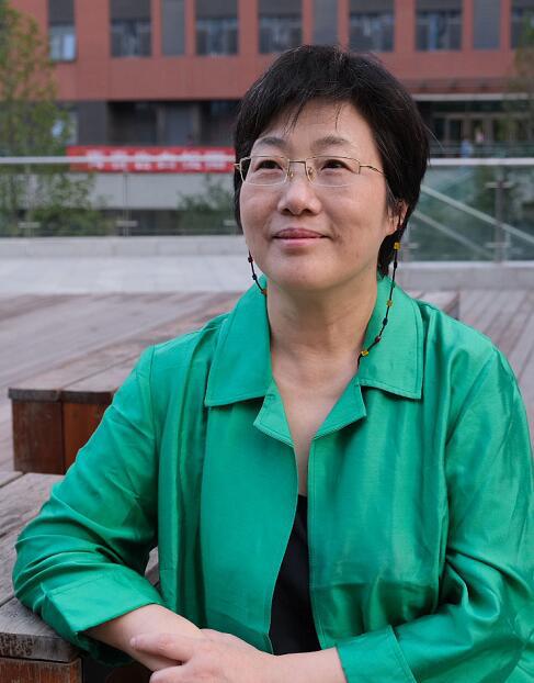 蒋方舟妈妈尚爱兰携新书《作文课》做客西安 揭开“作文的真相”