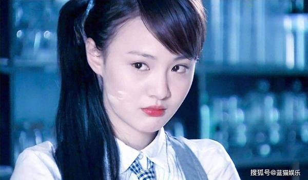 原创 郑爽这么缺钱？10块钱1本卖儿时的“小作文”，被粉丝劝到秒删 2