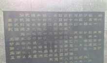 一座小城,两个世界 生活杂记散文1400字