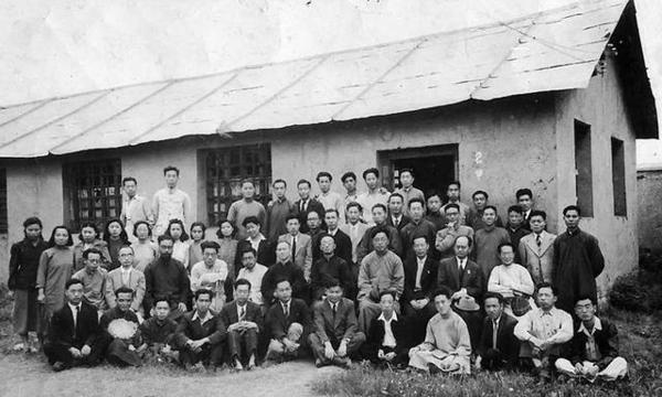 高考数学交白卷,作文只写3句话,校长看后拍桌大喊:破格录取他 2