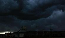 五年级学生作文：雨中即景