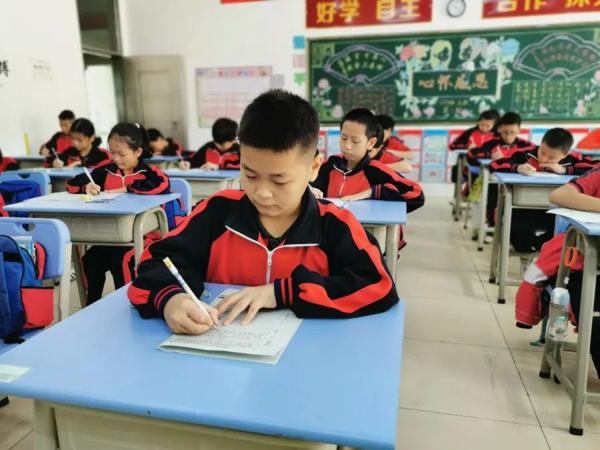 【朝盛学校】 现场作文比赛 9