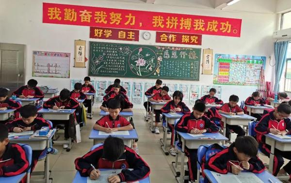 【朝盛学校】 现场作文比赛 4