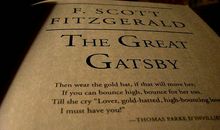 人生需要一种坚持 读《了不起的盖茨比》有感900字