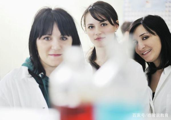 高中考试作文：《家人闲坐，灯火可亲》，这篇文章太美了 2
