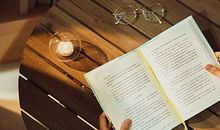 小学生满分作文赏析-《与书为伴，香飘一生》