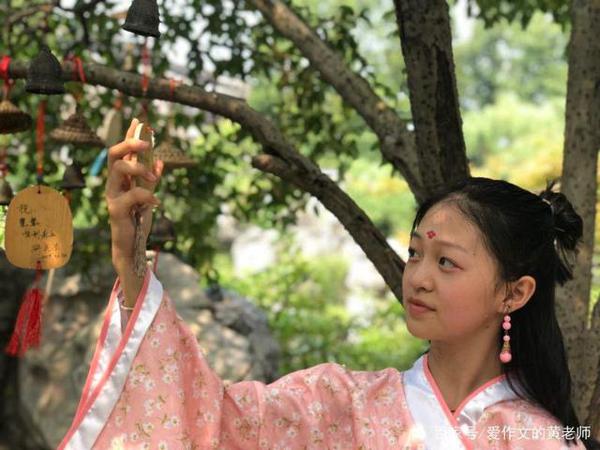 那有温度的目光 中考满分作文
