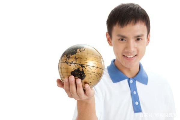 优秀作文:《抱以荆棘,让爱发声》,守护纯真传递温暖 2