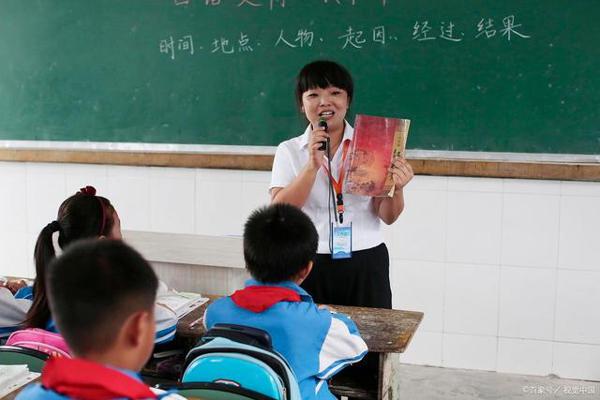 家长怒撕寒假作文发微信群,粗暴干涉我的教学,怼:操场见,单挑 1