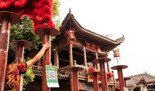 八年级下册第一单元作文：仿写《安赛腰鼓》片段