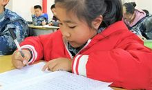 【锐作文】父亲突然出走，父爱仍在枕头上