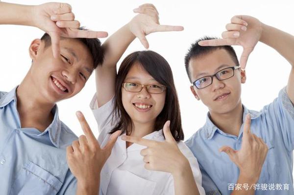 中学生作文:《虽然很累,但你奔跑的样子真的很美》 3