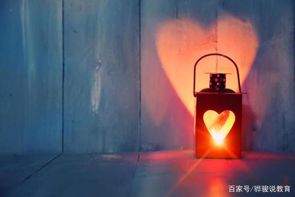 中学生作文点评:《我们班的“头儿”》,语言幽默细腻感情真挚 4
