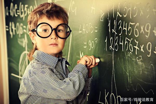 中学生作文点评:《我们班的“头儿”》,语言幽默细腻感情真挚 2