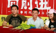 2020高考备考优秀作文：时间属于奋进者