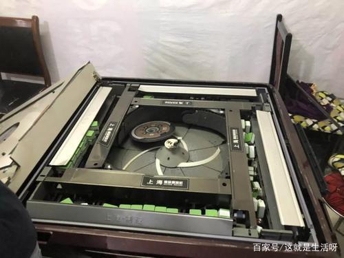 来自初中学生的作文:《口罩下的美》 1
