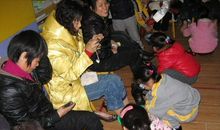 三年级作文：妇女节给妈妈洗脚