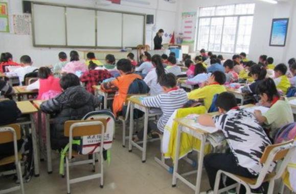 小学生“扫雷”作文大火,“妈妈3天没打我了”,网友:你命真大 4