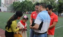 “疫”线面孔读后感｜杭州惠兴中学808班李洁：用温暖的双手，牵着人们向太阳走去