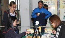 “疫”线面孔读后感｜杭州市惠兴中学803班吴可欣：阳光终将驱散阴霾