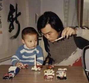 童话大王郑渊洁帮儿子写作文被给0分,自己教育儿子,成才了吗? 2