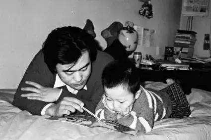童话大王郑渊洁帮儿子写作文被给0分,自己教育儿子,成才了吗? 3