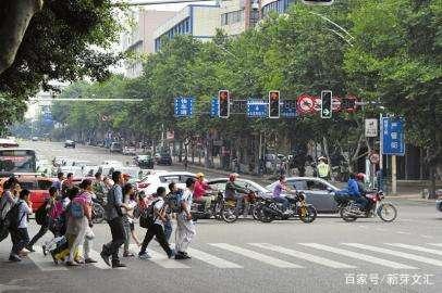 初中优秀作文:我们错过了那班车 1