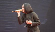 高考猜题、作文点评：《一生奋斗抵不过一场戏作》